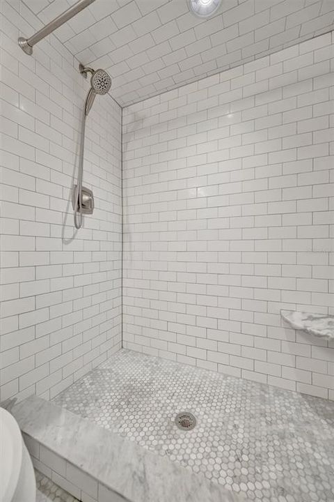 For Sale: $775,000 (2 beds, 2 baths, 1060 Square Feet)