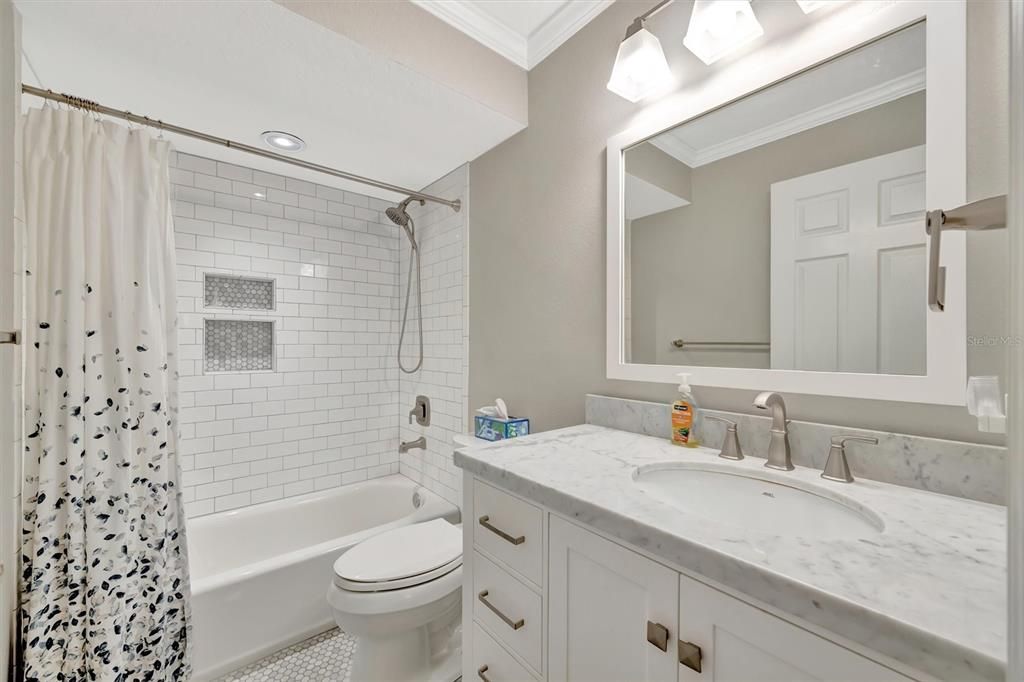 For Sale: $775,000 (2 beds, 2 baths, 1060 Square Feet)