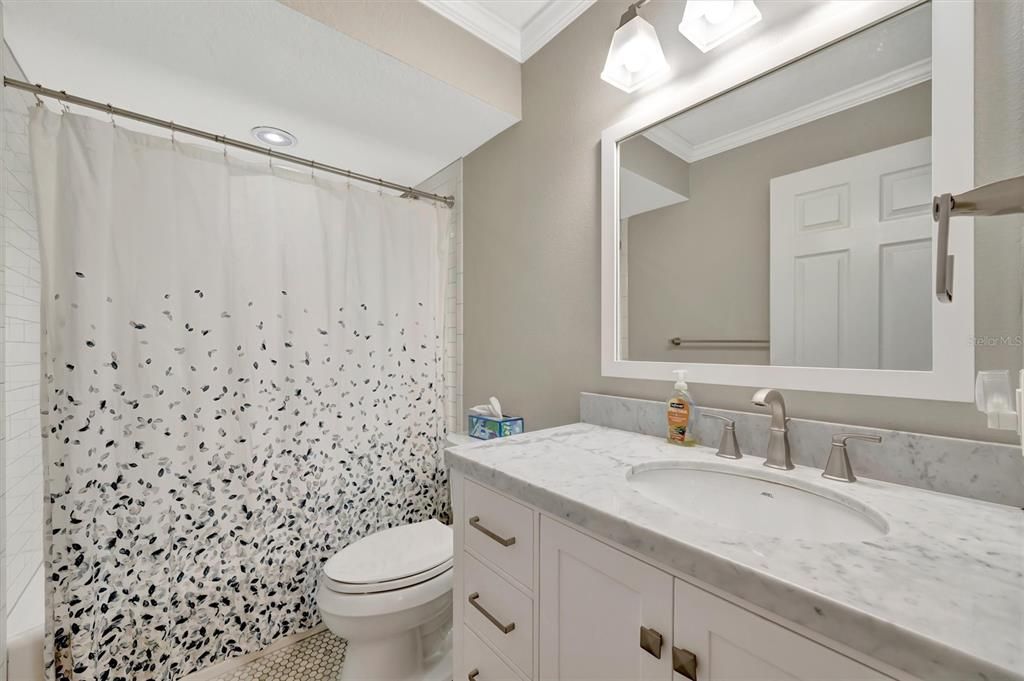 For Sale: $775,000 (2 beds, 2 baths, 1060 Square Feet)