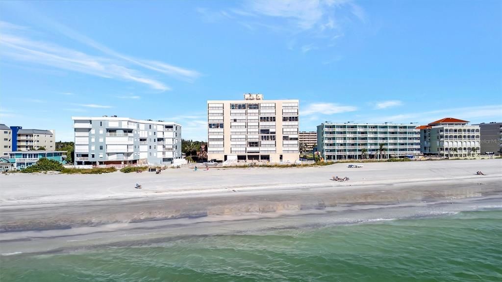 For Sale: $775,000 (2 beds, 2 baths, 1060 Square Feet)