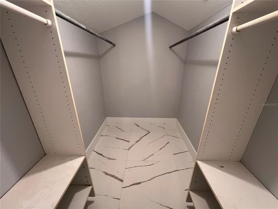 For Sale: $299,000 (3 beds, 2 baths, 1016 Square Feet)