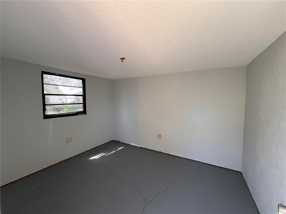 For Sale: $299,000 (3 beds, 2 baths, 1016 Square Feet)