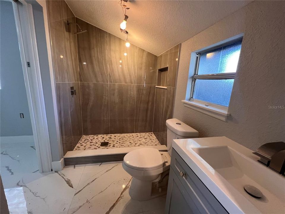 For Sale: $299,000 (3 beds, 2 baths, 1016 Square Feet)