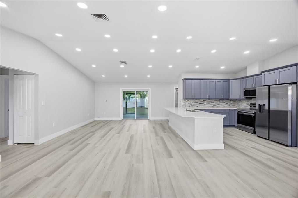 For Sale: $524,000 (3 beds, 2 baths, 1572 Square Feet)