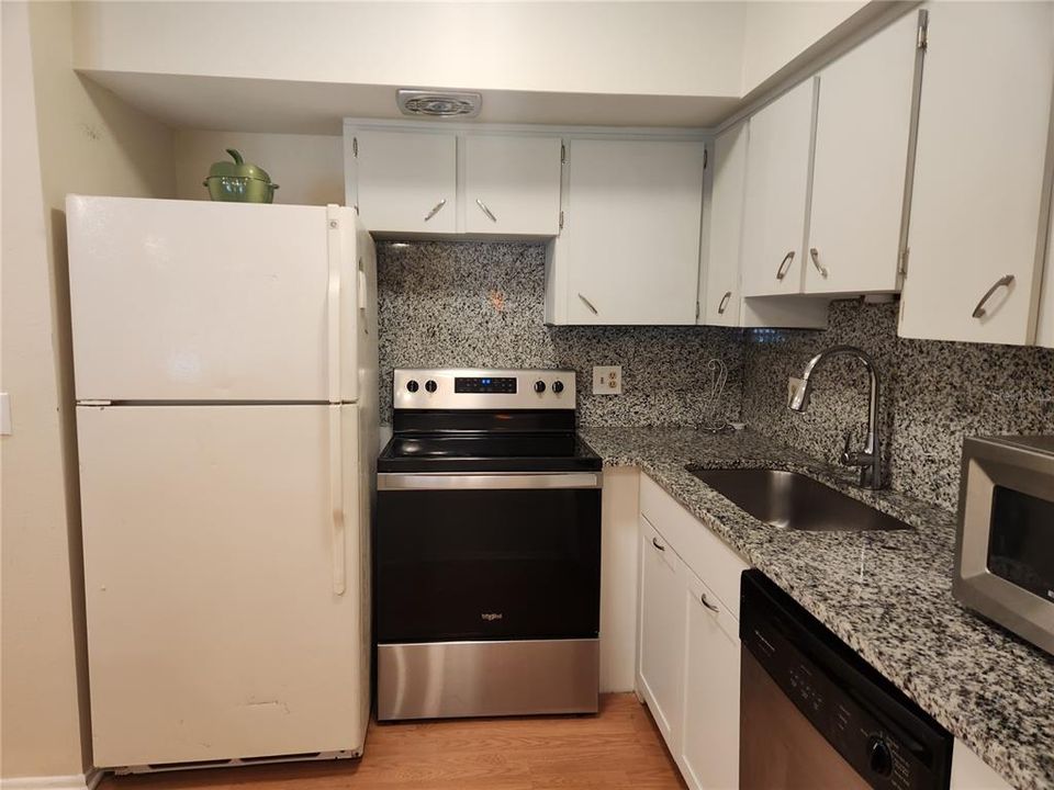 En Renta: $1,400 (1 camas, 1 baños, 800 Pies cuadrados)