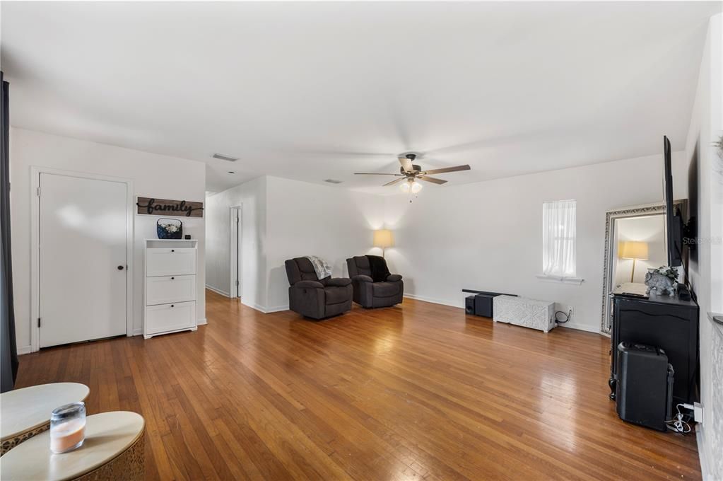 En Venta: $374,900 (3 camas, 1 baños, 1737 Pies cuadrados)