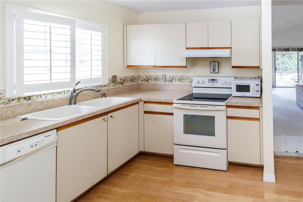 Active With Contract: $249,000 (3 beds, 2 baths, 1378 Square Feet)