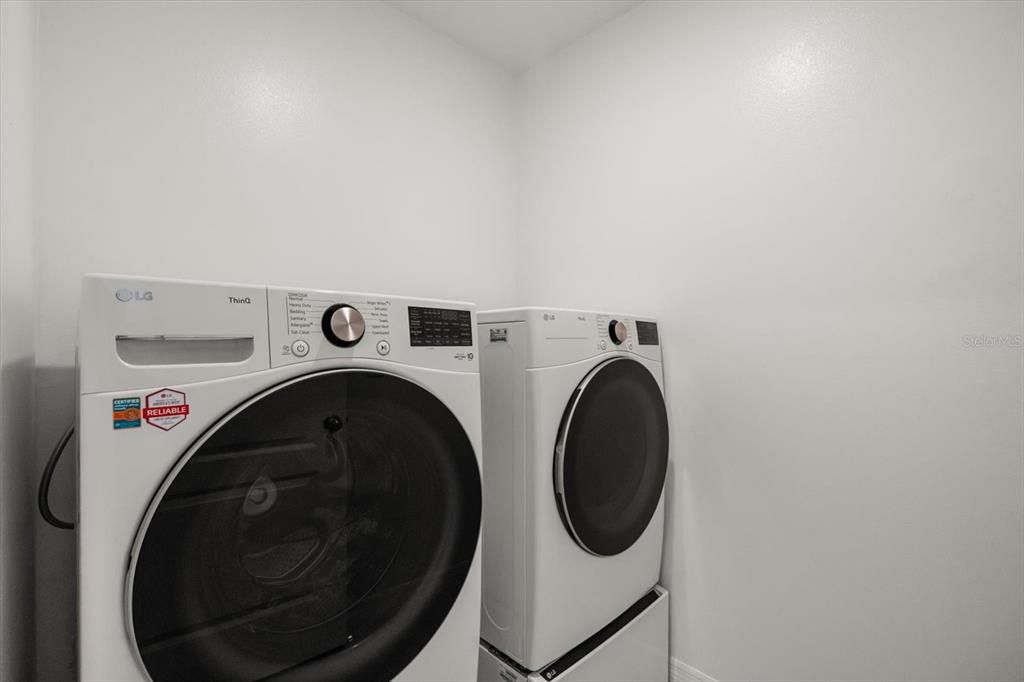 Active With Contract: $414,900 (5 beds, 3 baths, 2674 Square Feet)