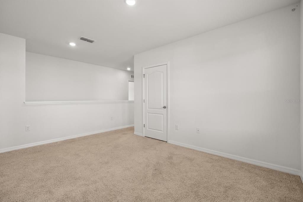 Active With Contract: $414,900 (5 beds, 3 baths, 2674 Square Feet)