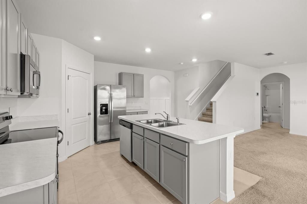 Active With Contract: $414,900 (5 beds, 3 baths, 2674 Square Feet)