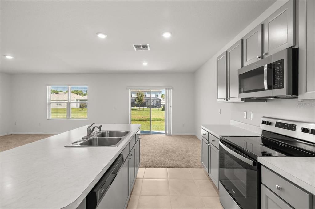 Active With Contract: $414,900 (5 beds, 3 baths, 2674 Square Feet)