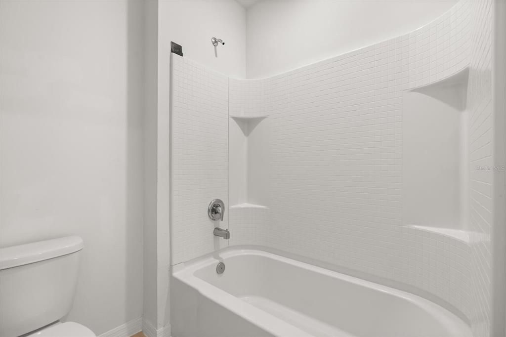 Active With Contract: $414,900 (5 beds, 3 baths, 2674 Square Feet)