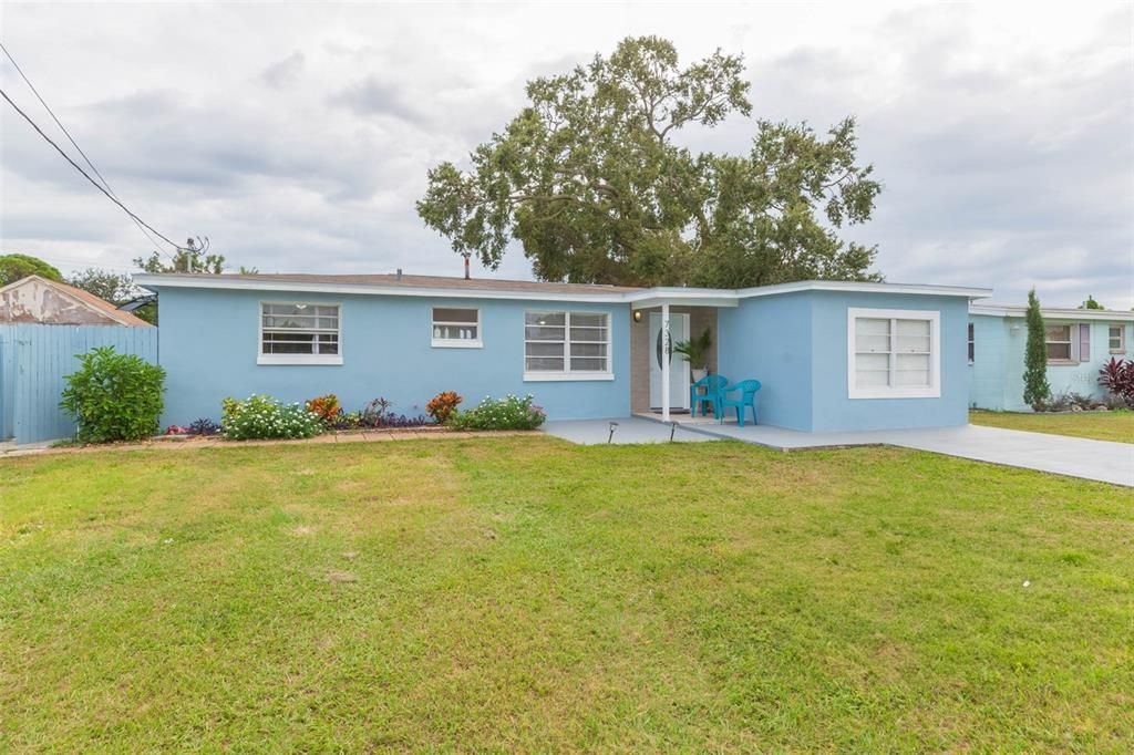 合同活跃: $369,900 (3 贝兹, 3 浴室, 1246 平方英尺)