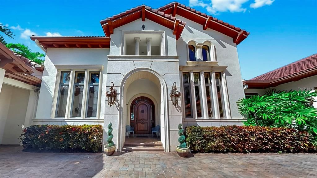 Active With Contract: $2,395,000 (5 beds, 6 baths, 5086 Square Feet)