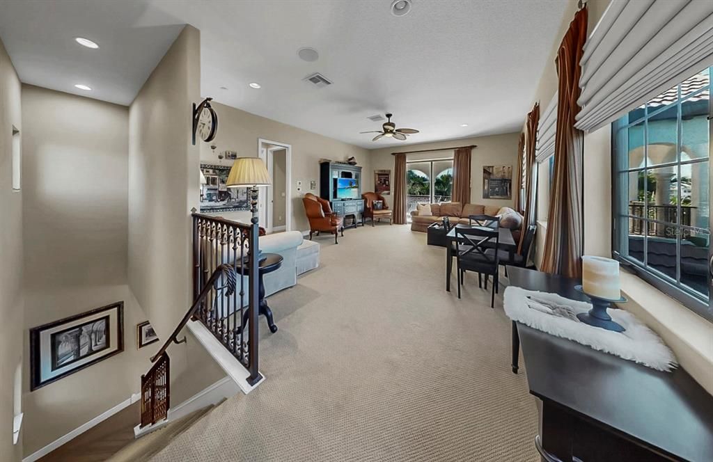 Active With Contract: $2,395,000 (5 beds, 6 baths, 5086 Square Feet)