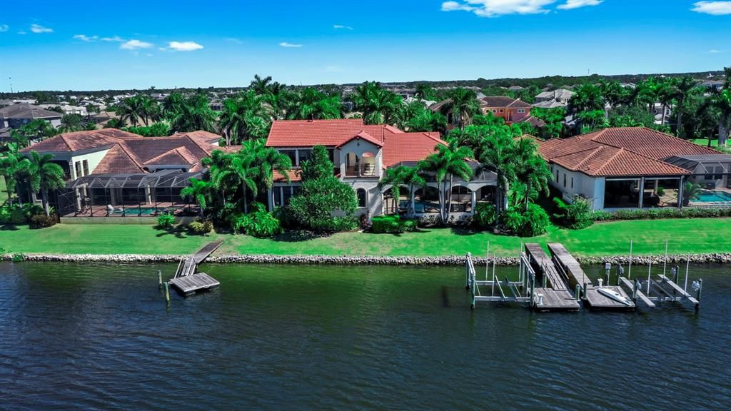 Active With Contract: $2,395,000 (5 beds, 6 baths, 5086 Square Feet)