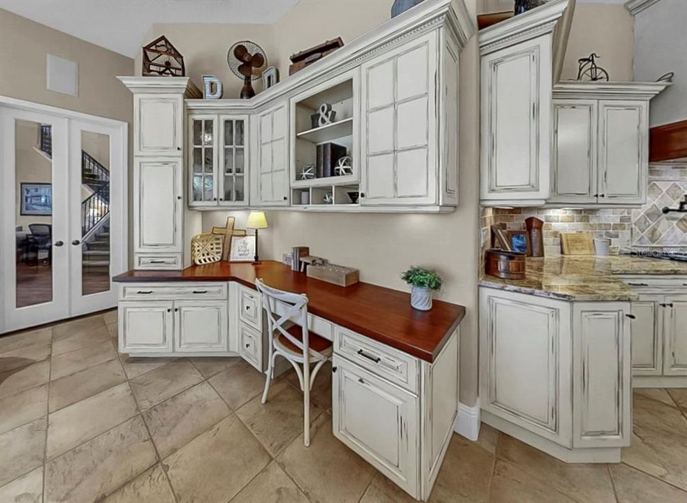 Active With Contract: $2,395,000 (5 beds, 6 baths, 5086 Square Feet)