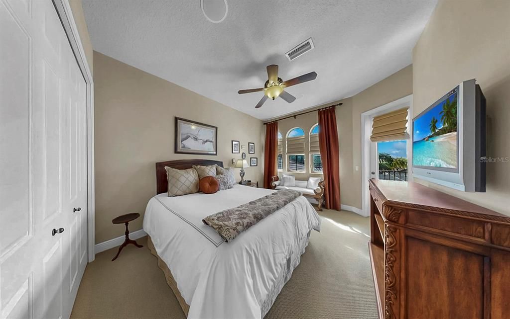 Active With Contract: $2,395,000 (5 beds, 6 baths, 5086 Square Feet)