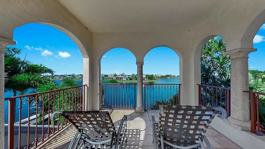 Active With Contract: $2,395,000 (5 beds, 6 baths, 5086 Square Feet)