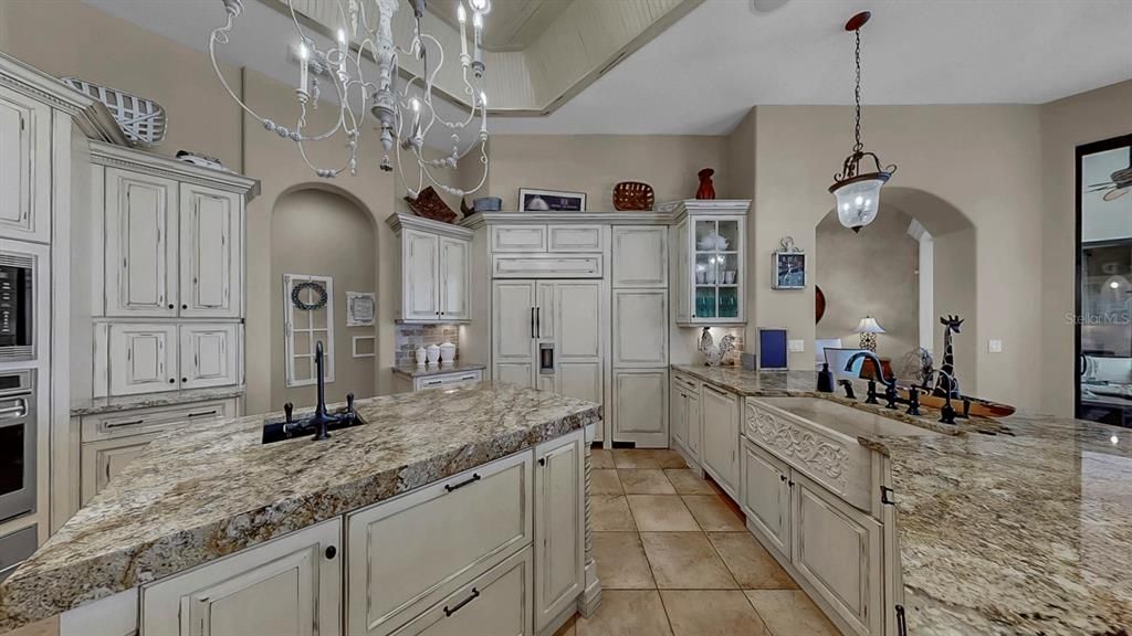 Active With Contract: $2,395,000 (5 beds, 6 baths, 5086 Square Feet)