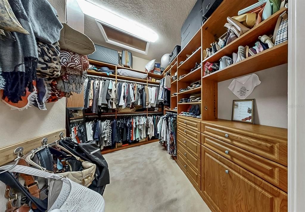 Active With Contract: $2,395,000 (5 beds, 6 baths, 5086 Square Feet)