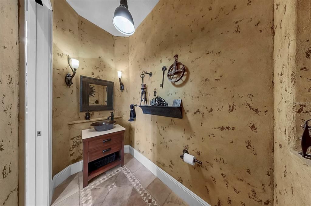 Active With Contract: $2,395,000 (5 beds, 6 baths, 5086 Square Feet)