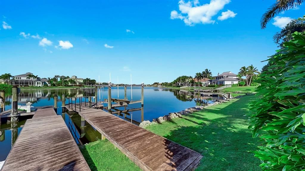 Active With Contract: $2,395,000 (5 beds, 6 baths, 5086 Square Feet)