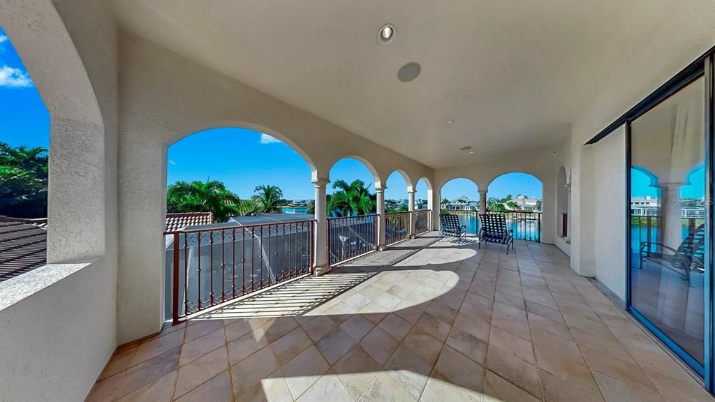 Active With Contract: $2,395,000 (5 beds, 6 baths, 5086 Square Feet)