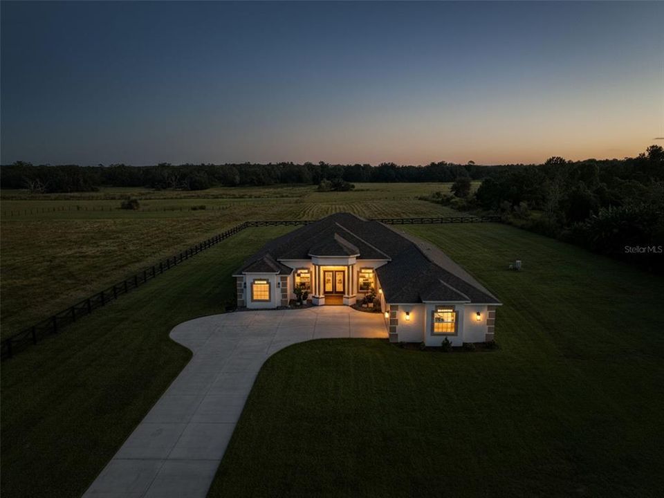 For Sale: $674,900 (4 beds, 3 baths, 2252 Square Feet)