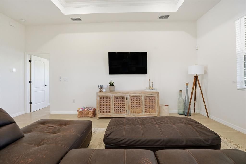 For Sale: $674,900 (4 beds, 3 baths, 2252 Square Feet)