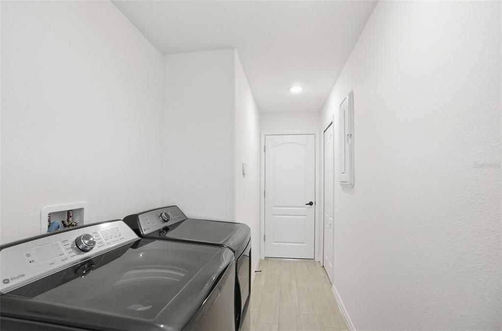 For Sale: $674,900 (4 beds, 3 baths, 2252 Square Feet)