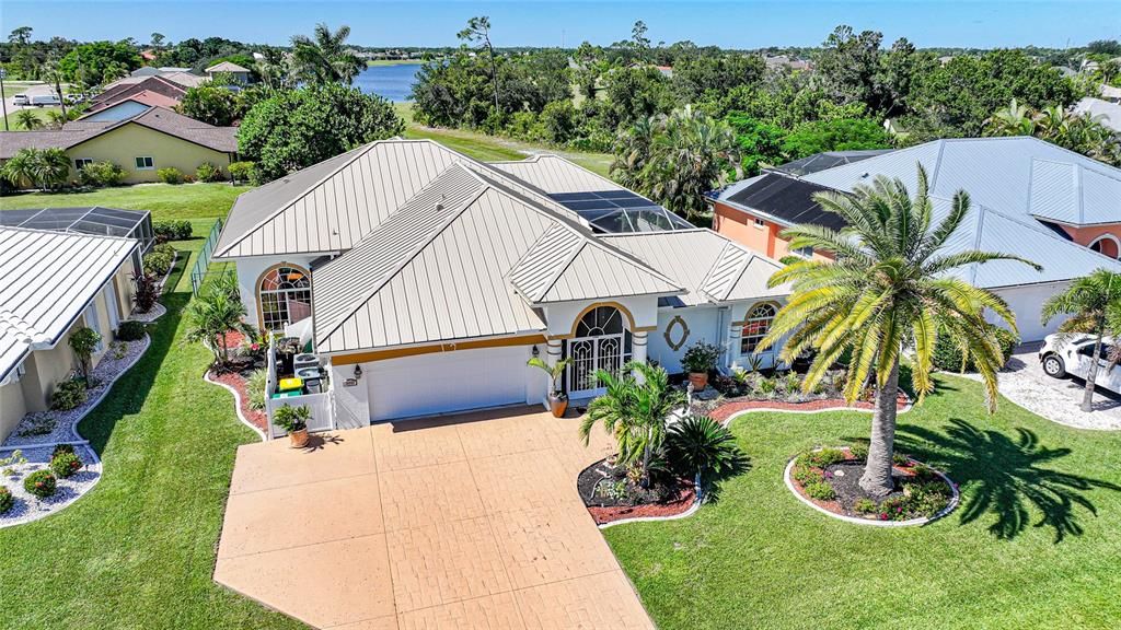 For Sale: $599,000 (4 beds, 3 baths, 2777 Square Feet)