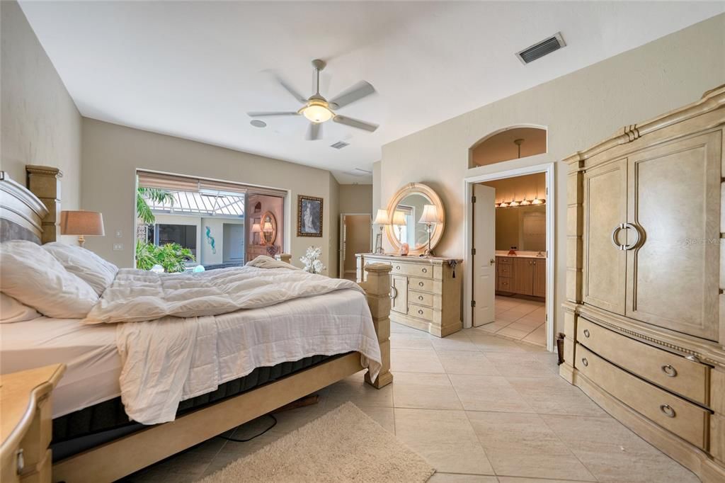 For Sale: $599,000 (4 beds, 3 baths, 2777 Square Feet)