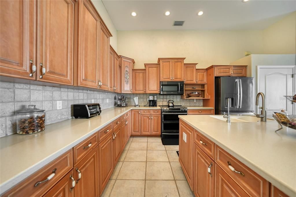 For Sale: $599,000 (4 beds, 3 baths, 2777 Square Feet)