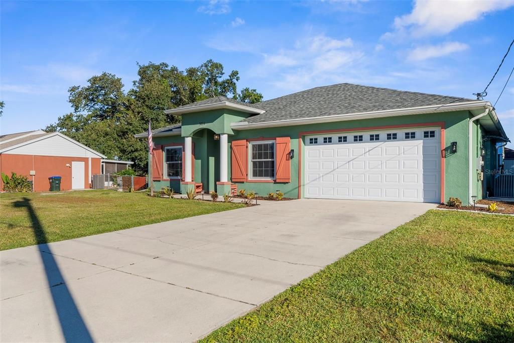 Active With Contract: $295,000 (3 beds, 2 baths, 1608 Square Feet)