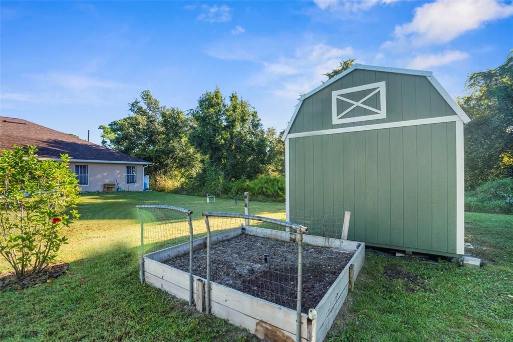 Active With Contract: $295,000 (3 beds, 2 baths, 1608 Square Feet)