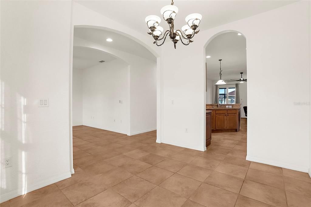 Active With Contract: $295,000 (3 beds, 2 baths, 1608 Square Feet)