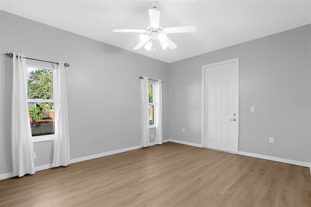 Active With Contract: $295,000 (3 beds, 2 baths, 1608 Square Feet)