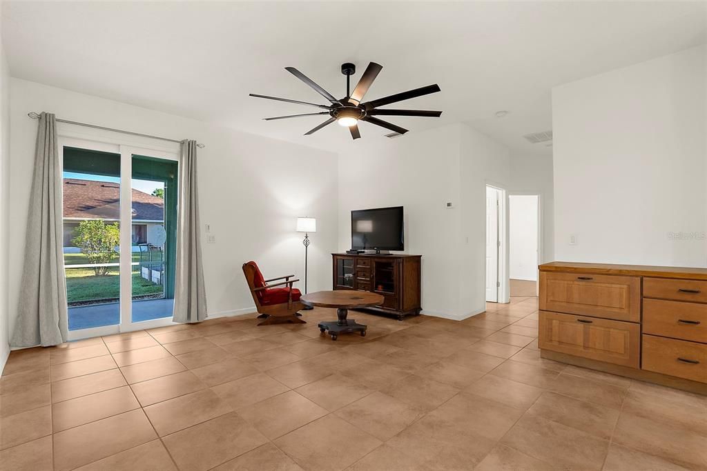 Active With Contract: $295,000 (3 beds, 2 baths, 1608 Square Feet)