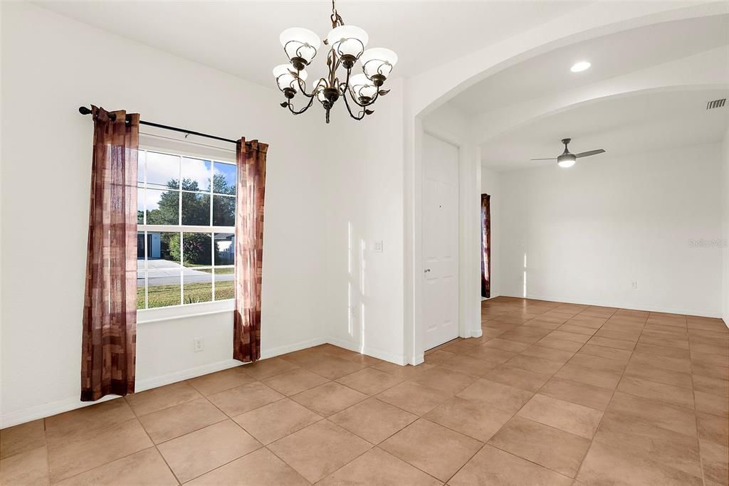 Active With Contract: $295,000 (3 beds, 2 baths, 1608 Square Feet)