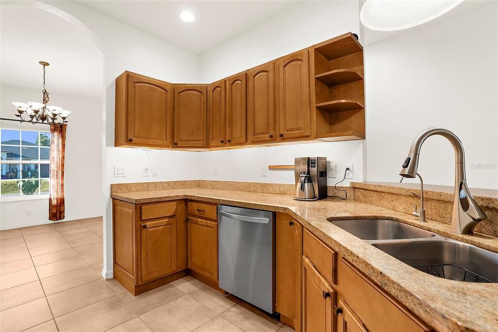 Active With Contract: $295,000 (3 beds, 2 baths, 1608 Square Feet)