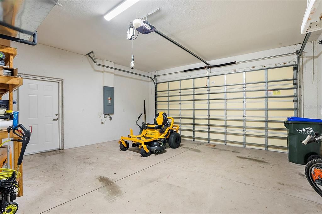 Active With Contract: $295,000 (3 beds, 2 baths, 1608 Square Feet)