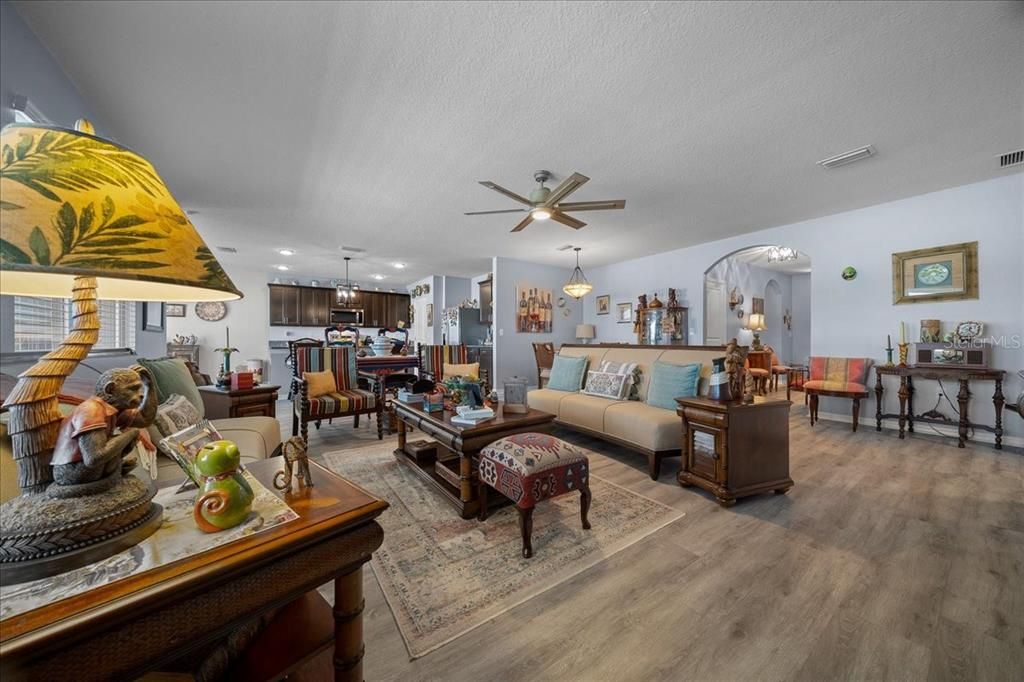 Active With Contract: $385,000 (4 beds, 2 baths, 2319 Square Feet)