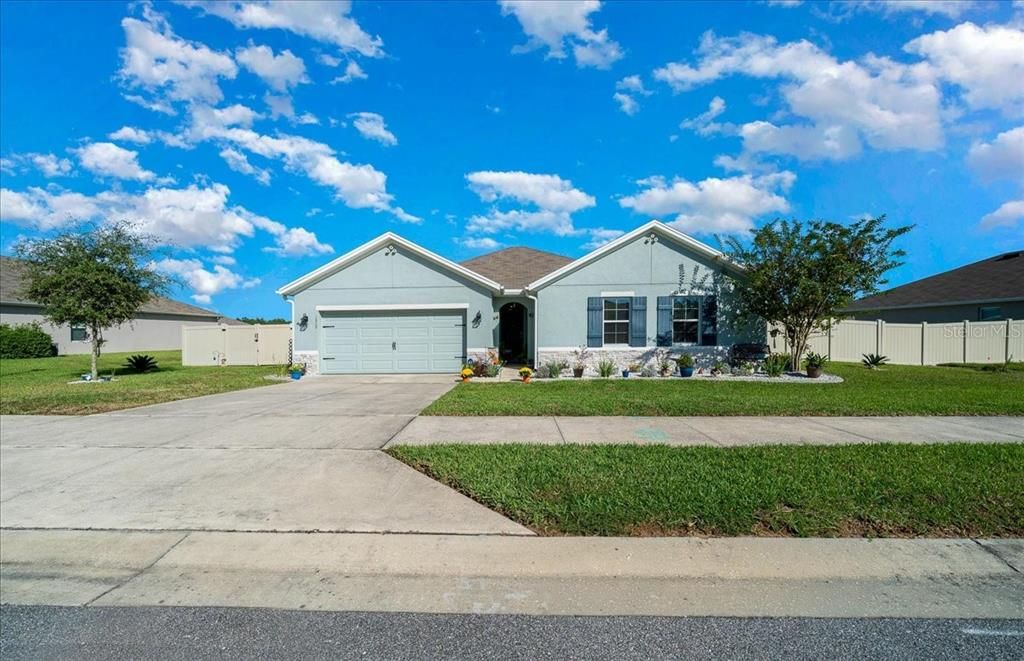 Active With Contract: $385,000 (4 beds, 2 baths, 2319 Square Feet)