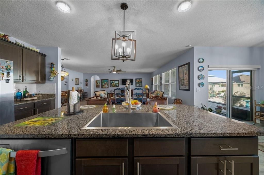 Active With Contract: $385,000 (4 beds, 2 baths, 2319 Square Feet)