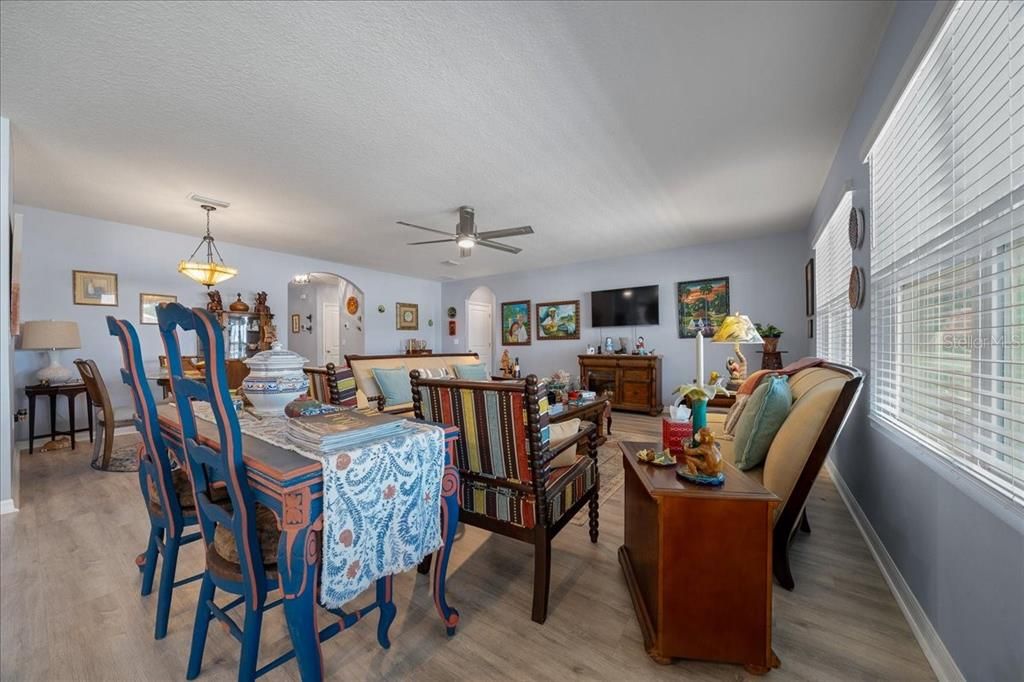 Active With Contract: $385,000 (4 beds, 2 baths, 2319 Square Feet)