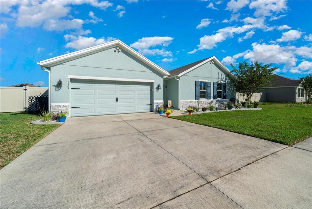 Active With Contract: $385,000 (4 beds, 2 baths, 2319 Square Feet)