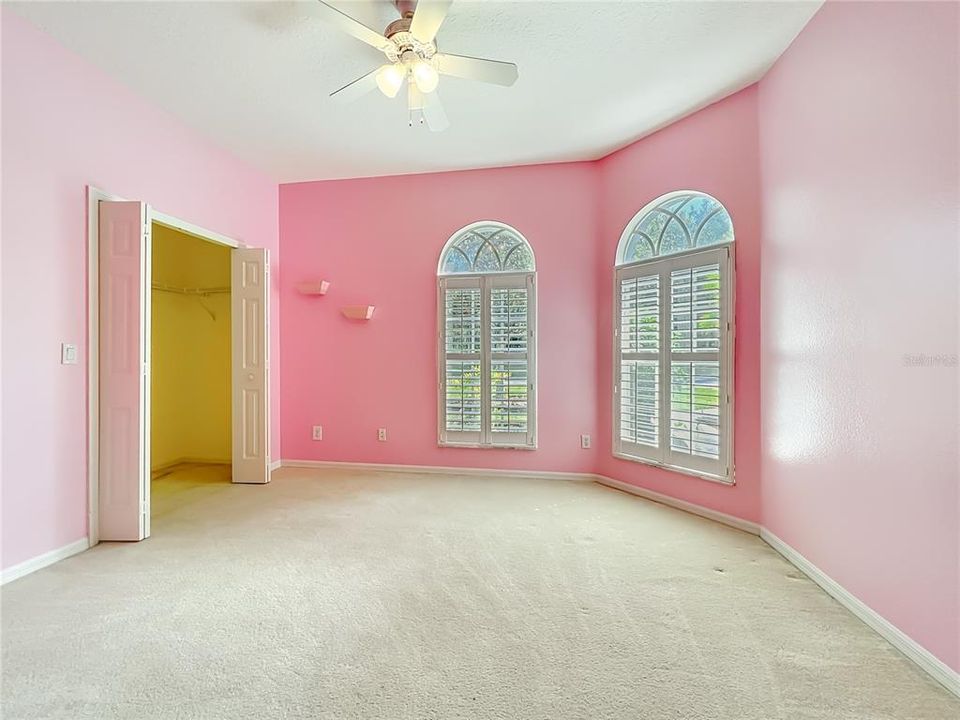 En Venta: $429,900 (3 camas, 2 baños, 2116 Pies cuadrados)