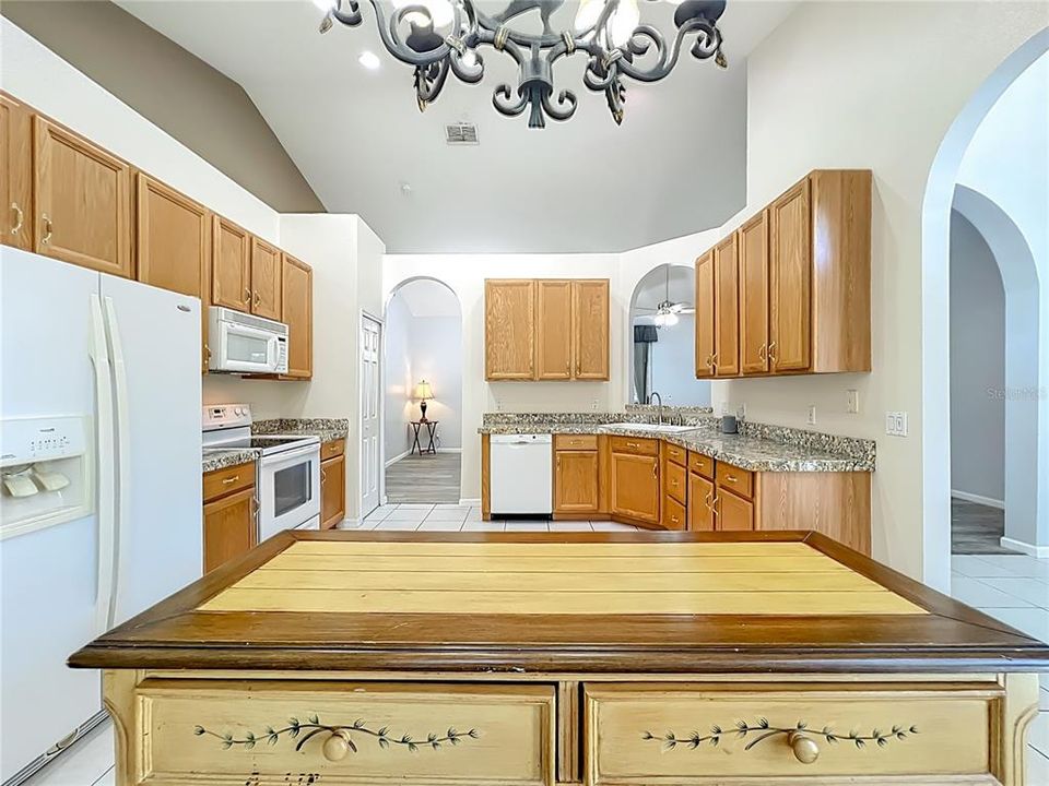 En Venta: $429,900 (3 camas, 2 baños, 2116 Pies cuadrados)