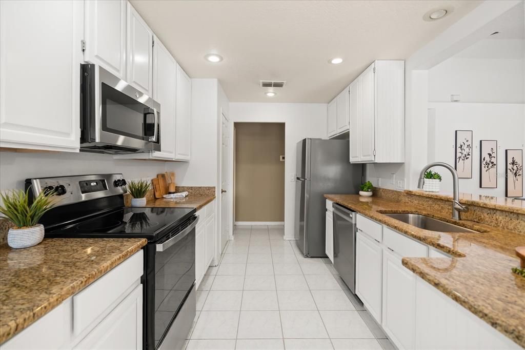 Active With Contract: $580,000 (4 beds, 3 baths, 2367 Square Feet)